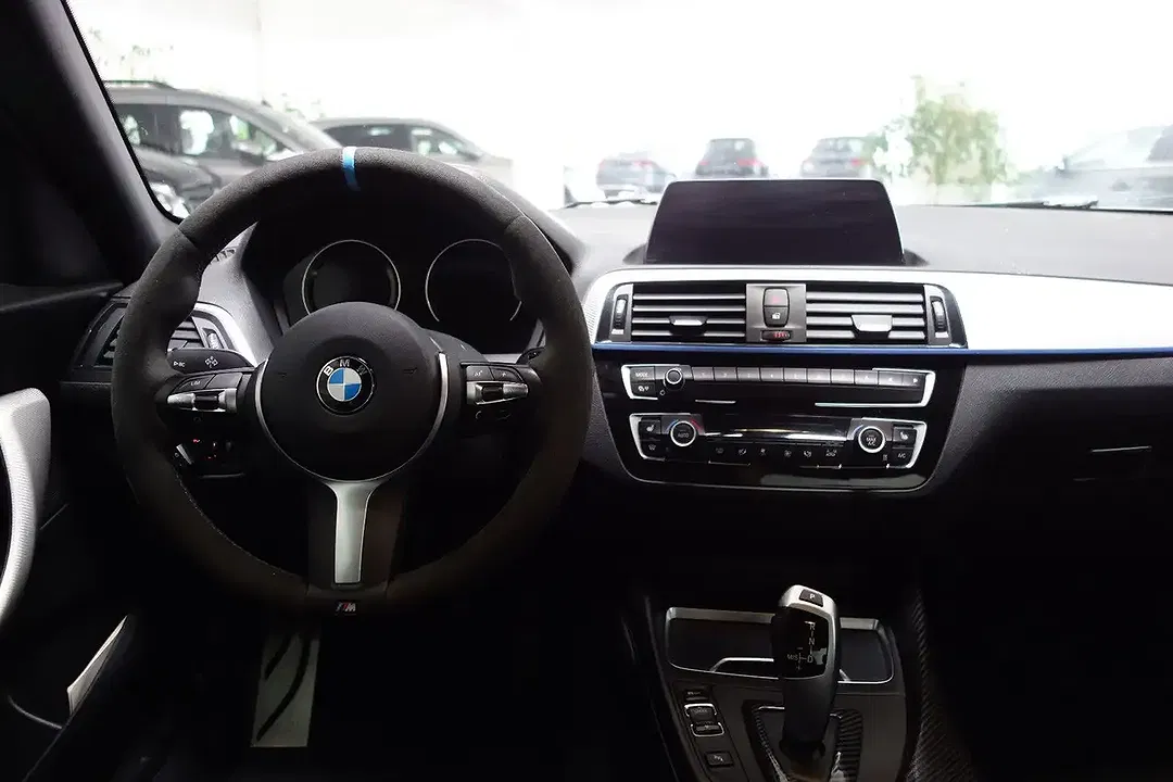 BMW 218 - Thumbnail 11