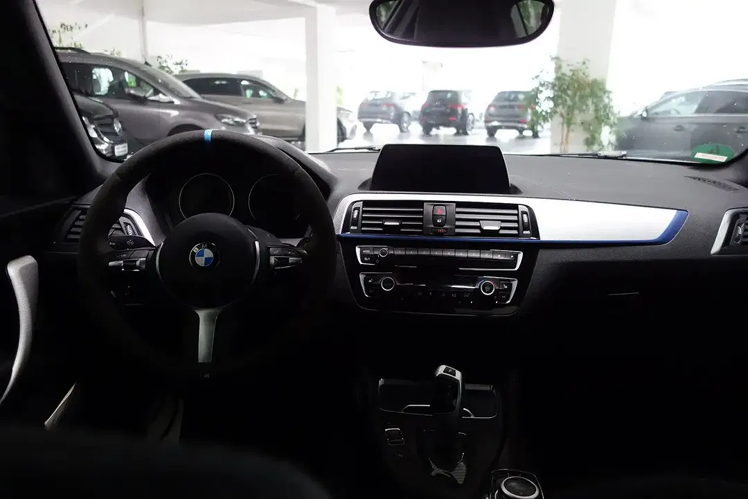 BMW 218 - Thumbnail 14