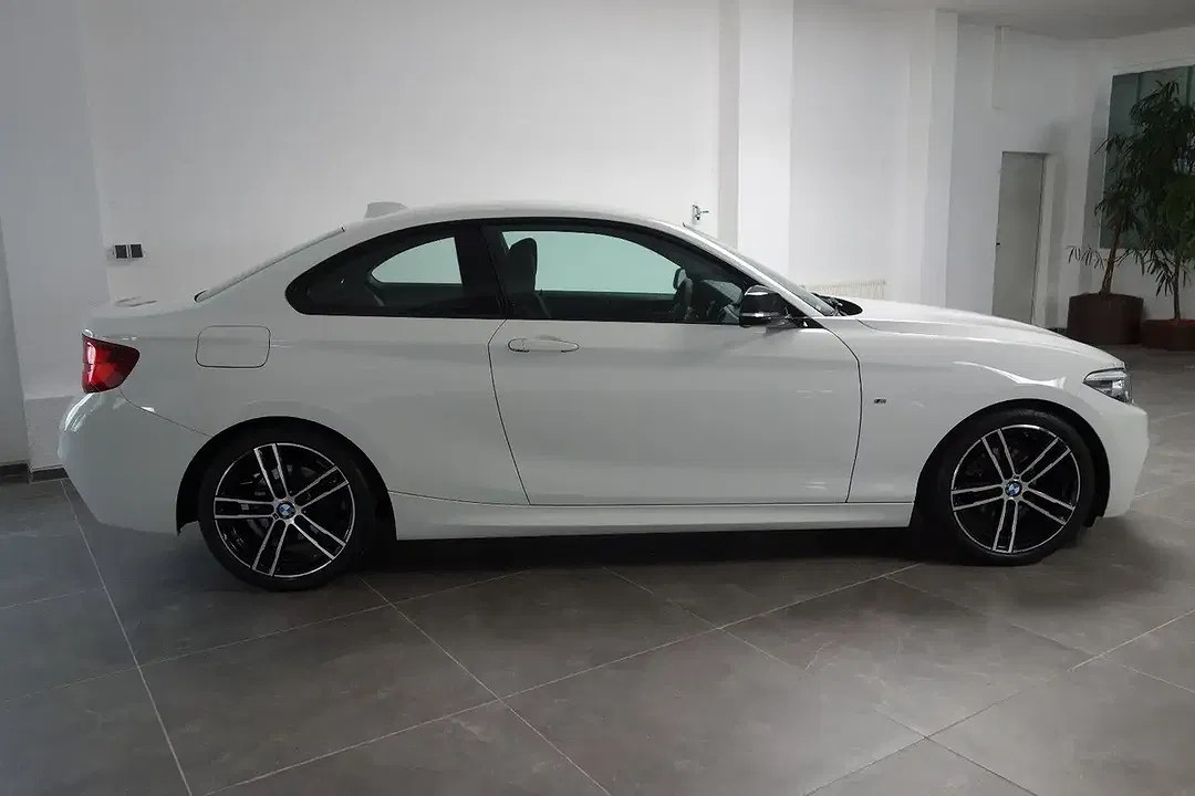 BMW 218 - Thumbnail 6