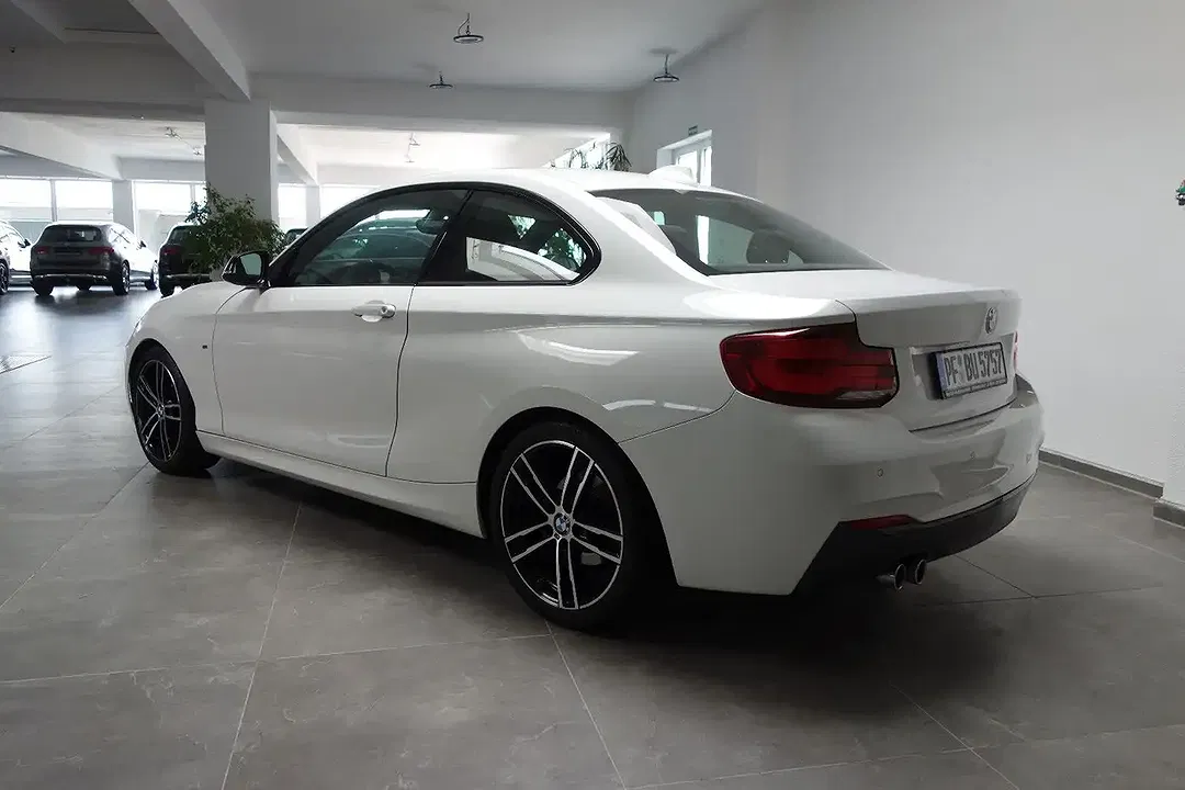 BMW 218 - Thumbnail 8