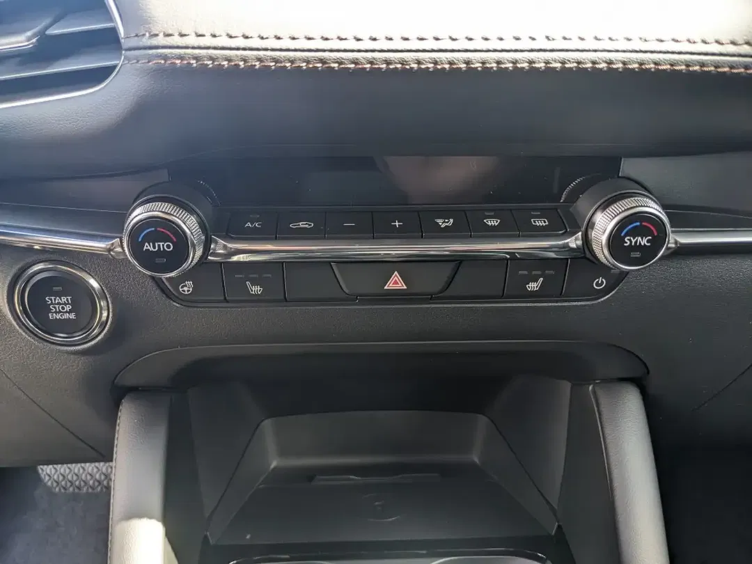 Mazda 3 - Thumbnail 9
