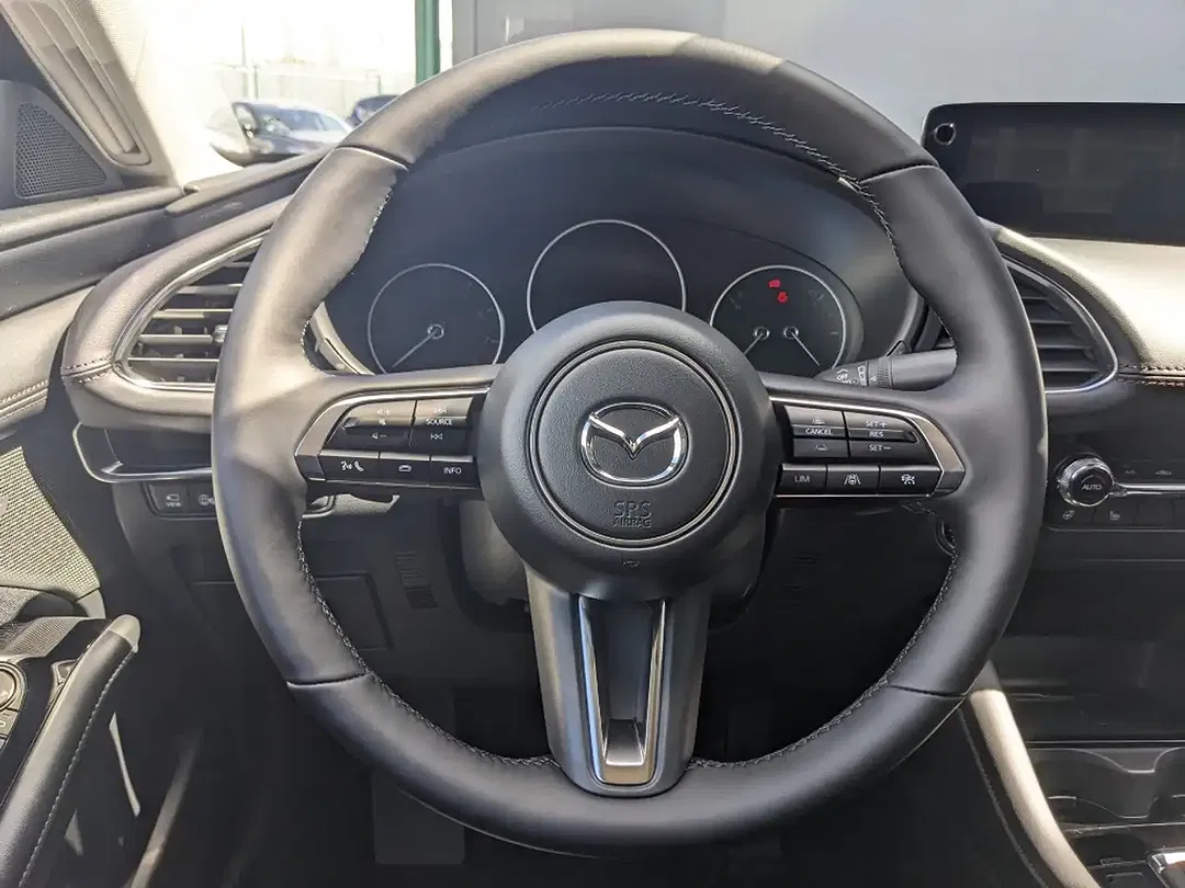 Mazda 3 - Thumbnail 5