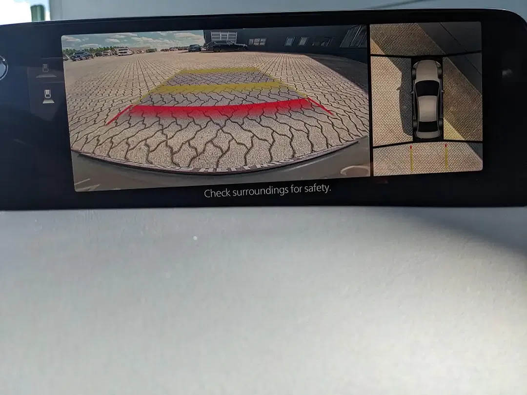 Mazda 3 - Thumbnail 8