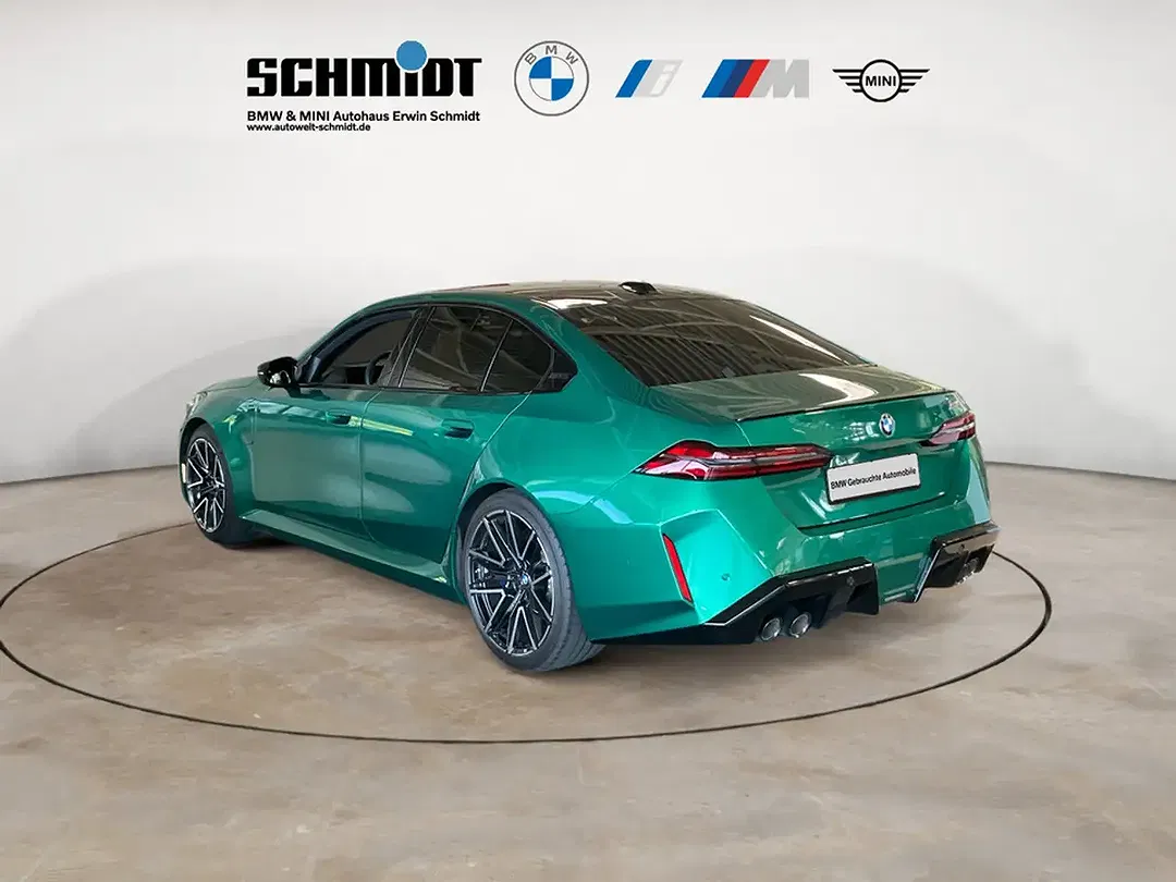 BMW M5 - Thumbnail 3