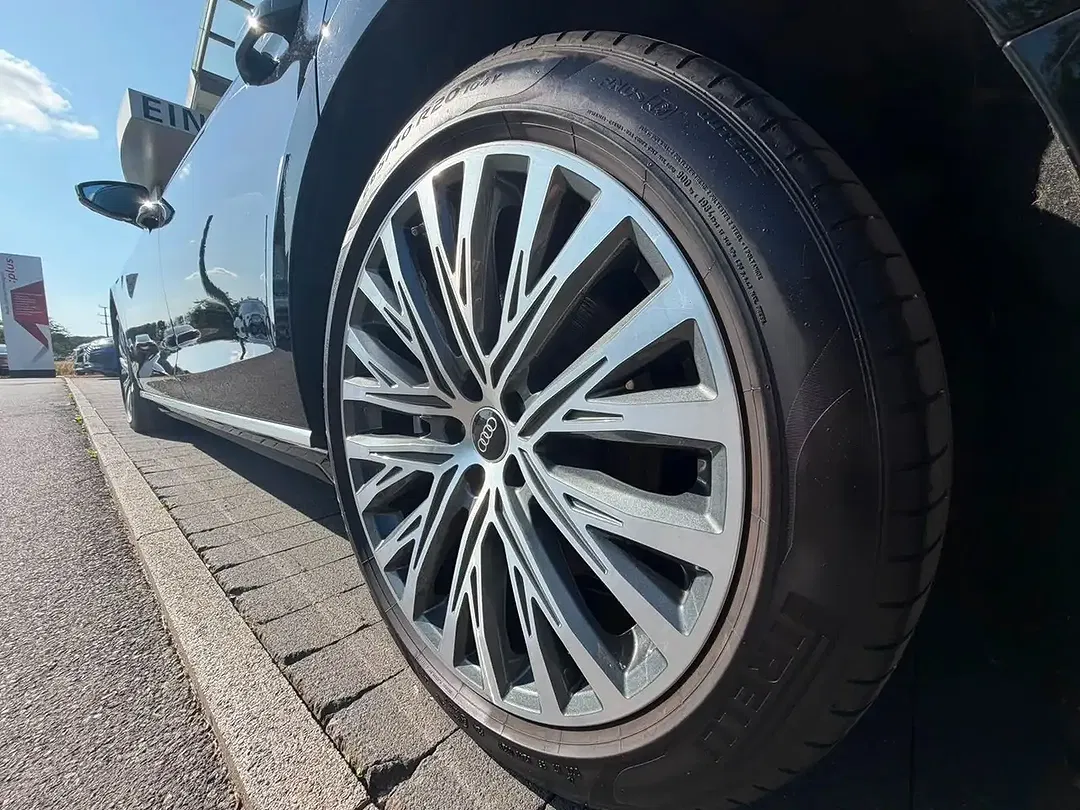 Audi A8 - Thumbnail 7