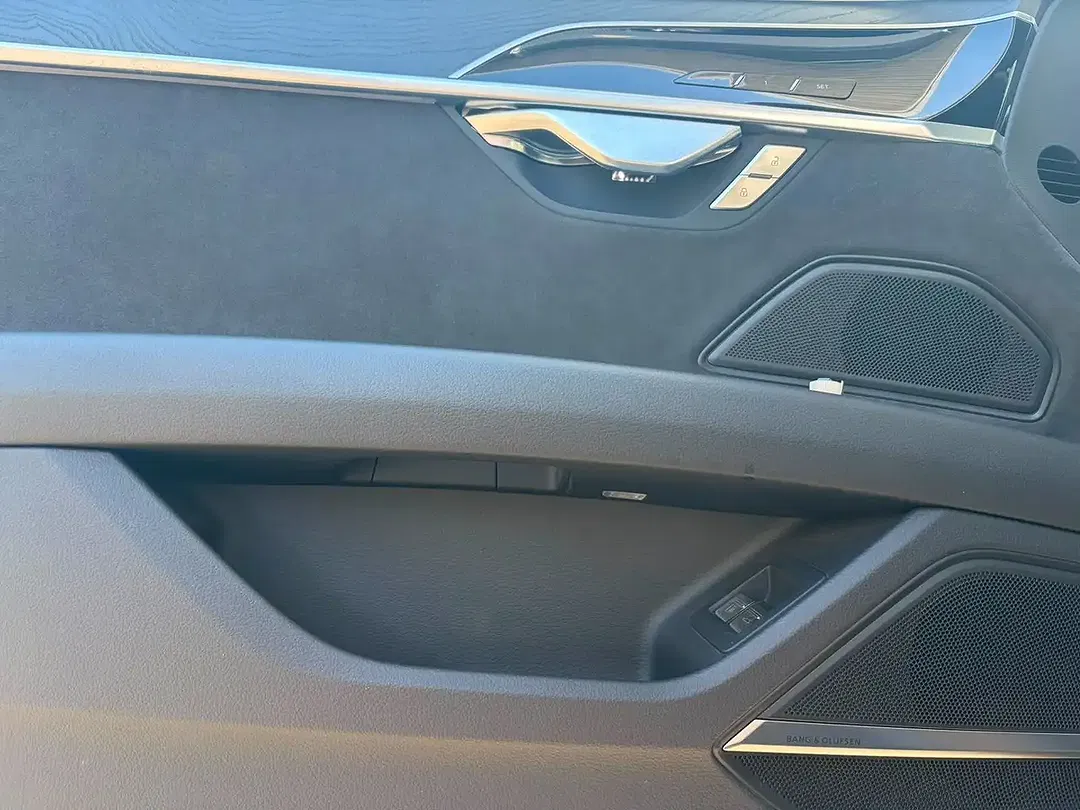 Audi A8 - Thumbnail 8