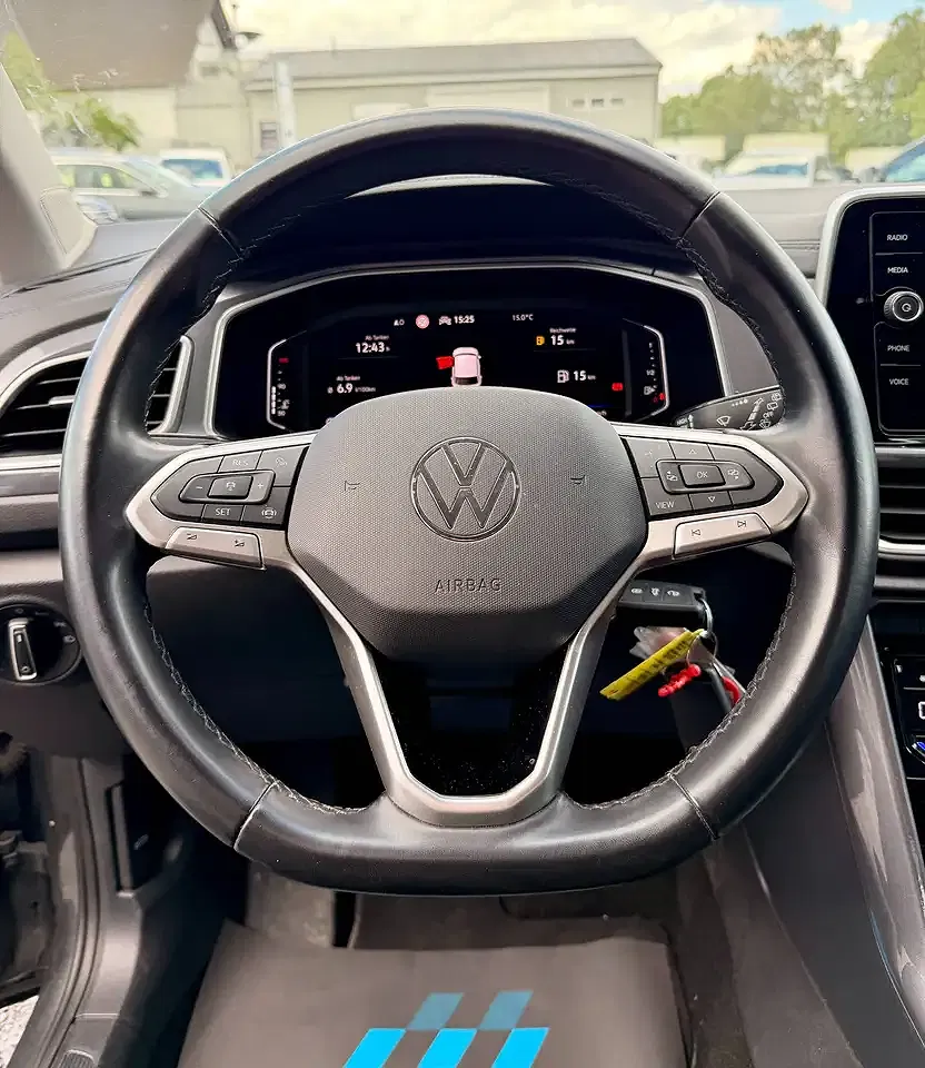 Volkswagen T-Roc - Thumbnail 13