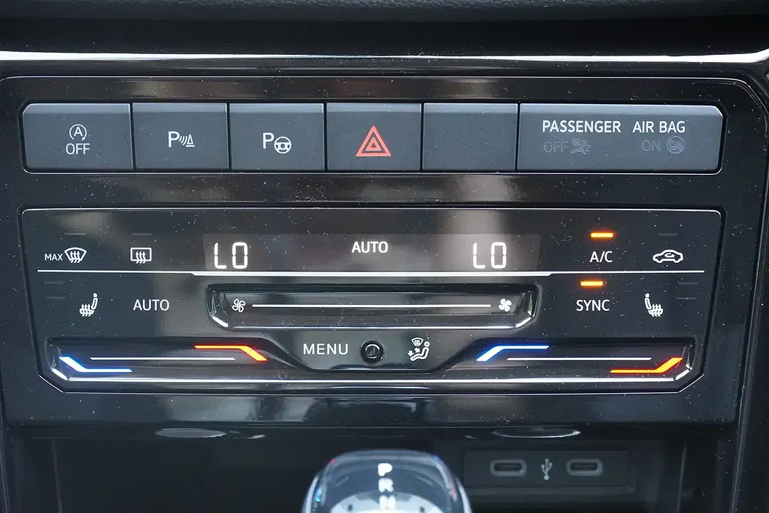 Volkswagen T-Cross - Thumbnail 10