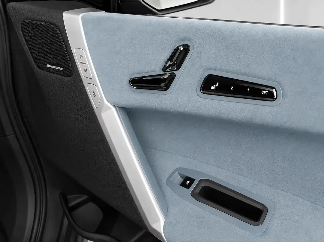 BMW iX - Thumbnail 10