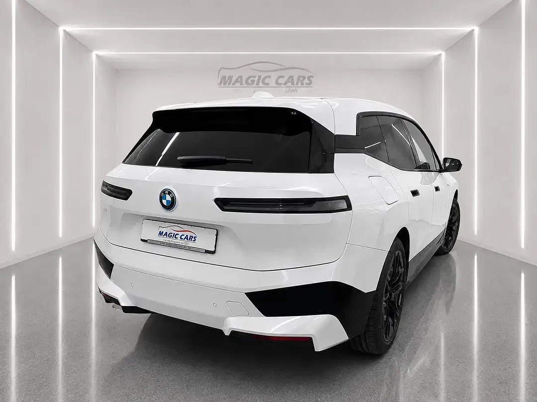 BMW iX - Thumbnail 5
