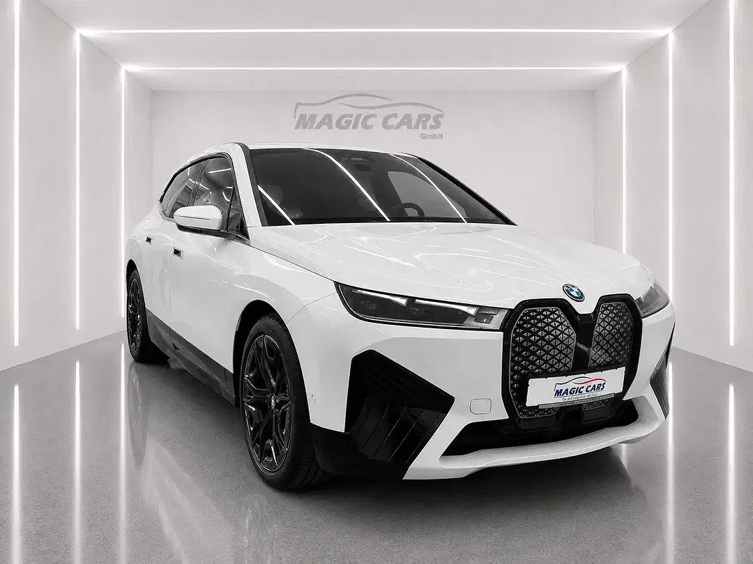 BMW iX - Thumbnail 6
