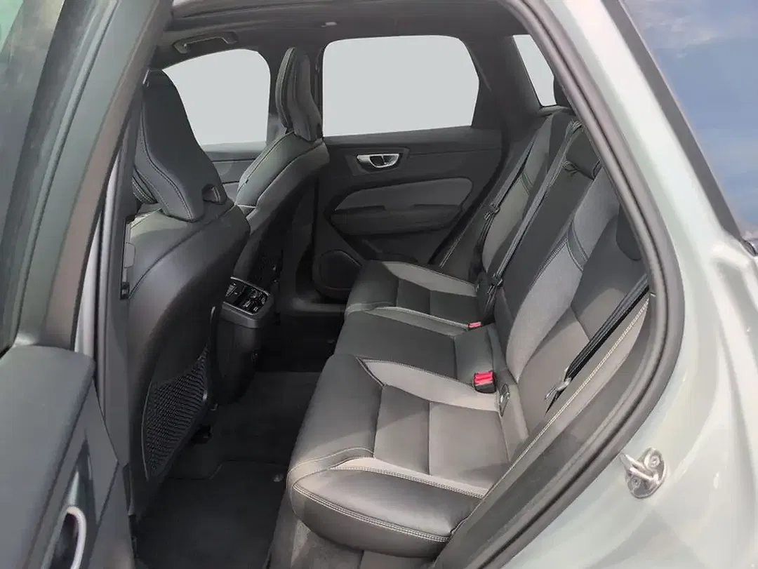 Volvo XC60 - Thumbnail 11