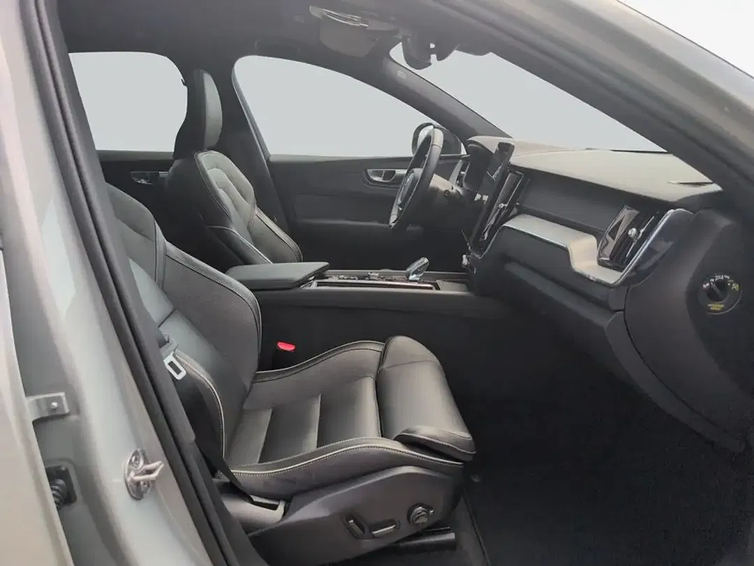 Volvo XC60 - Thumbnail 12