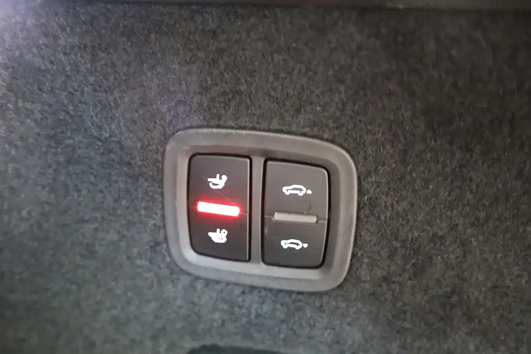 Porsche Cayenne - Thumbnail 10