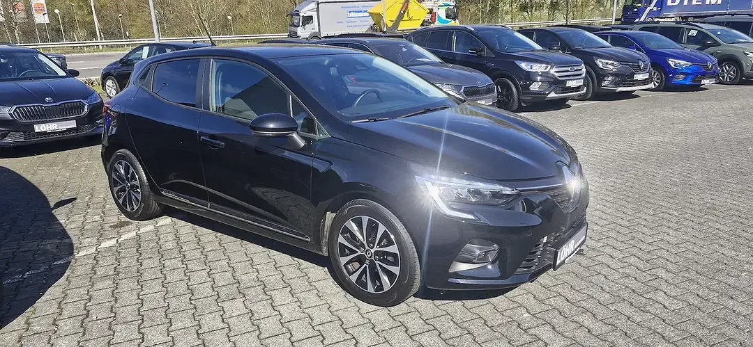 Renault Clio - Thumbnail 3