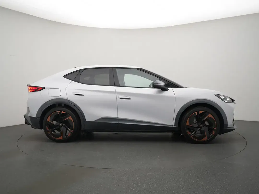 CUPRA Tavascan - Thumbnail 2
