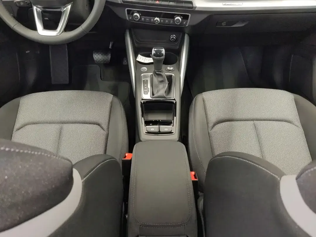 Audi Q2 - Thumbnail 11