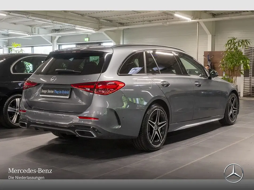 Mercedes-Benz C 300 - Thumbnail 2