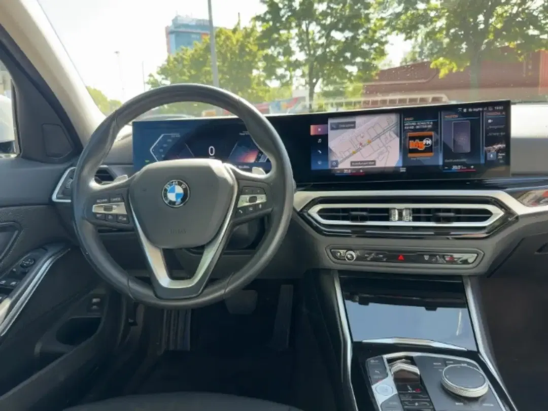 BMW 318 - Thumbnail 8