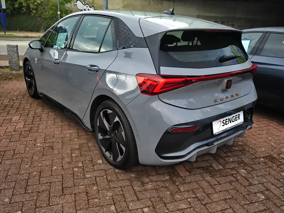 CUPRA Born - Thumbnail 4