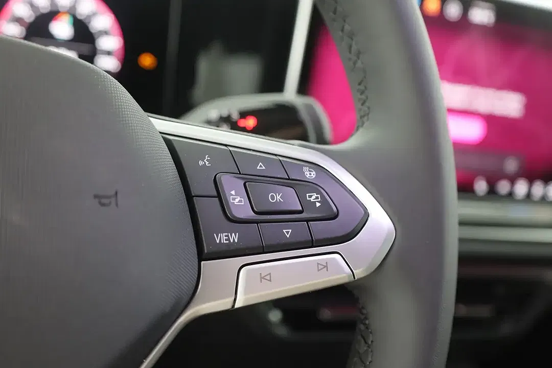 Volkswagen Tiguan - Thumbnail 14