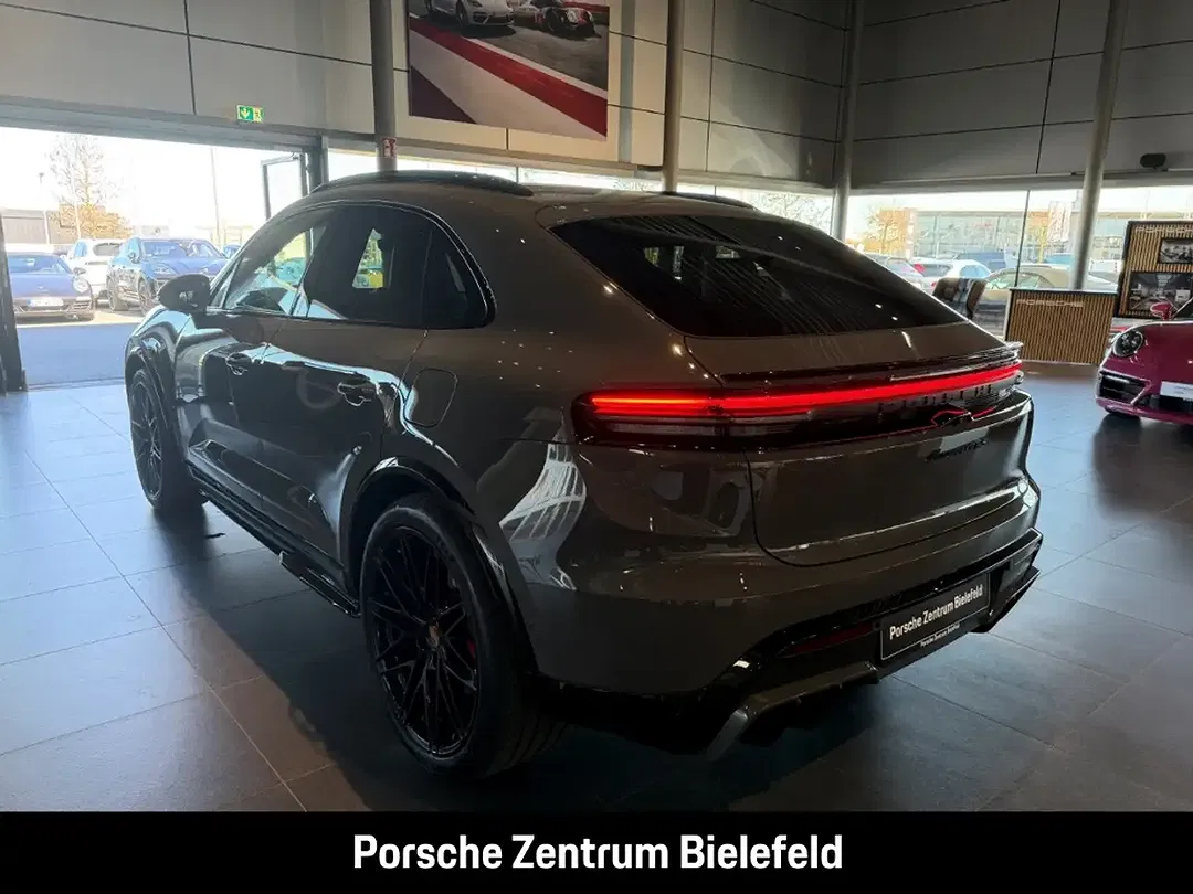 Porsche Macan - Thumbnail 3