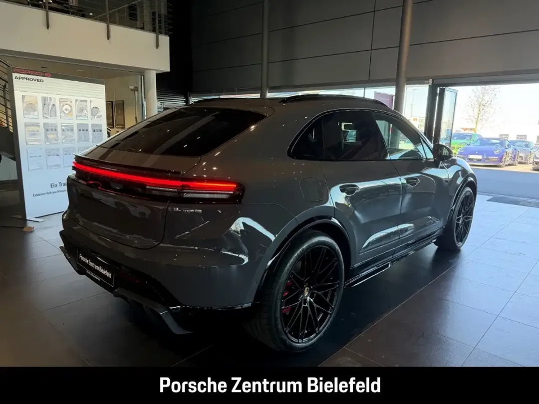 Porsche Macan - Thumbnail 6