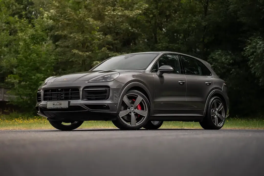 Porsche Cayenne - Thumbnail 1