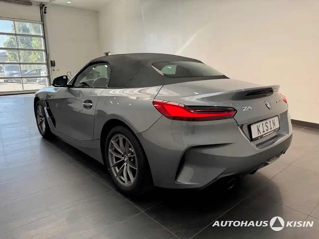 BMW Z4 - Thumbnail 10
