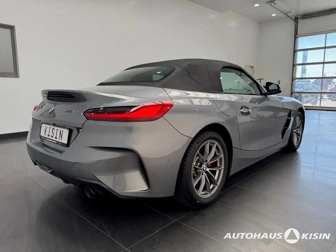 BMW Z4 - Thumbnail 11