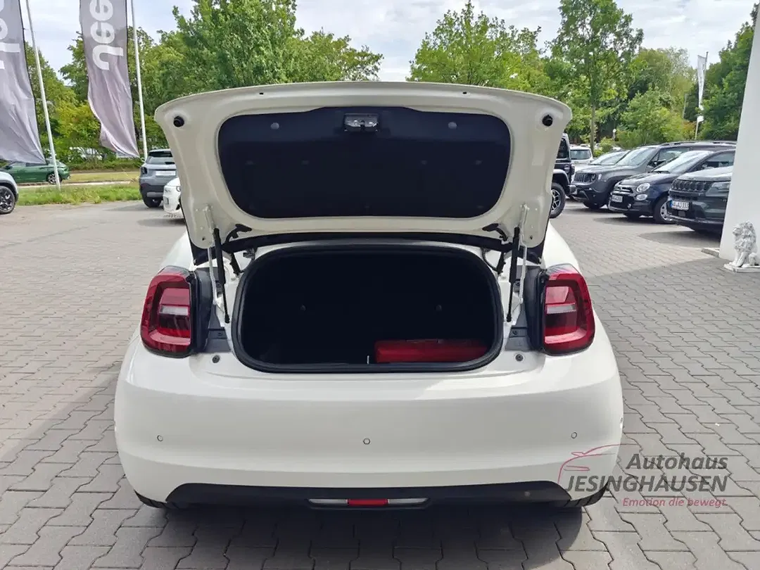 Fiat 500e - Thumbnail 8
