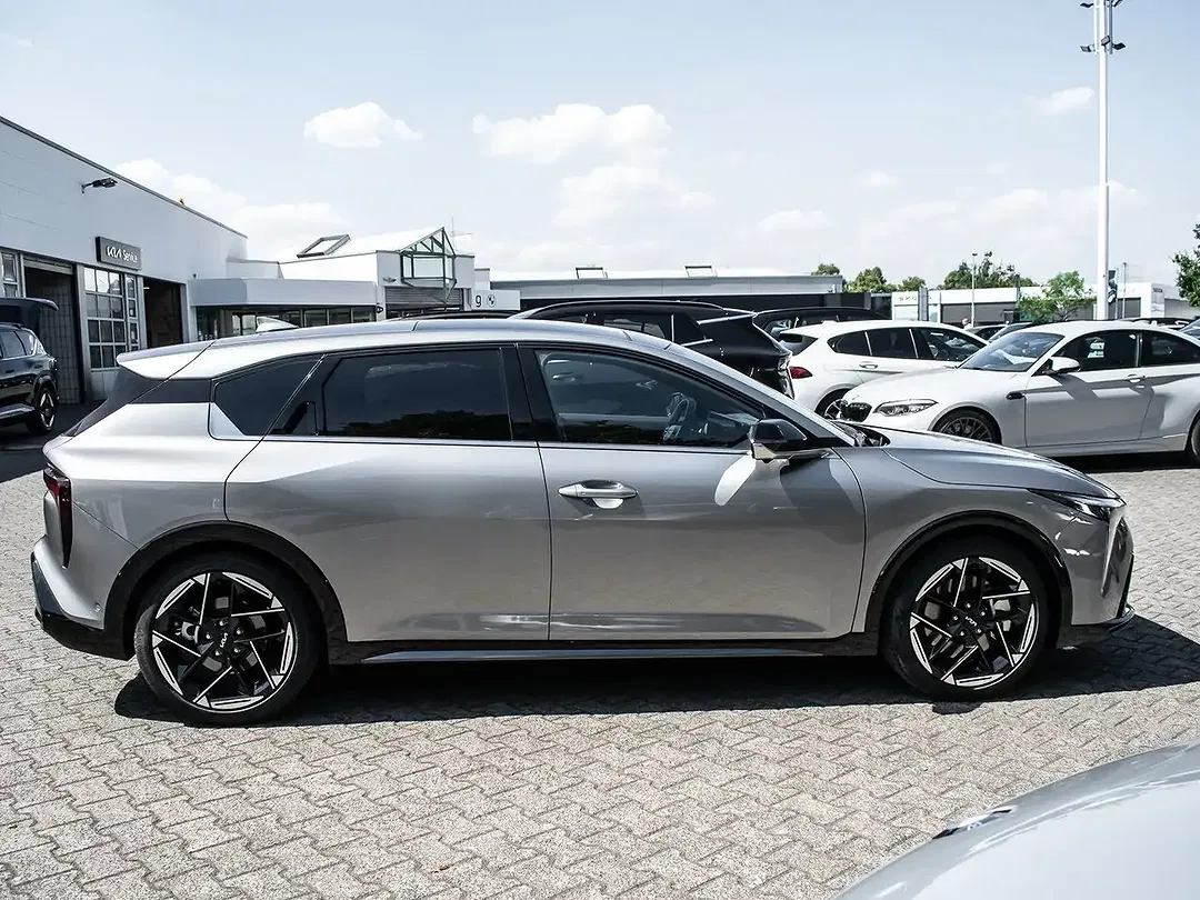Kia K4 - Thumbnail 3