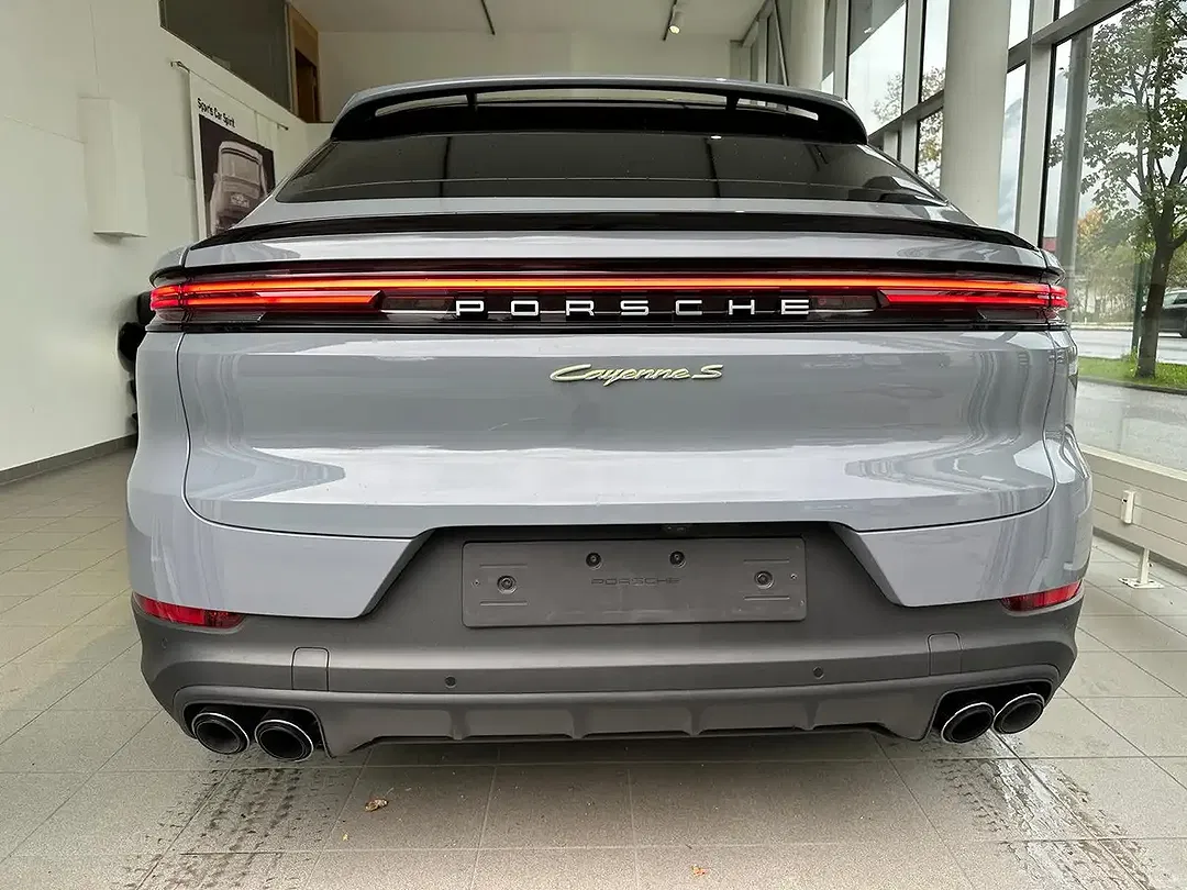 Porsche Cayenne - Thumbnail 4