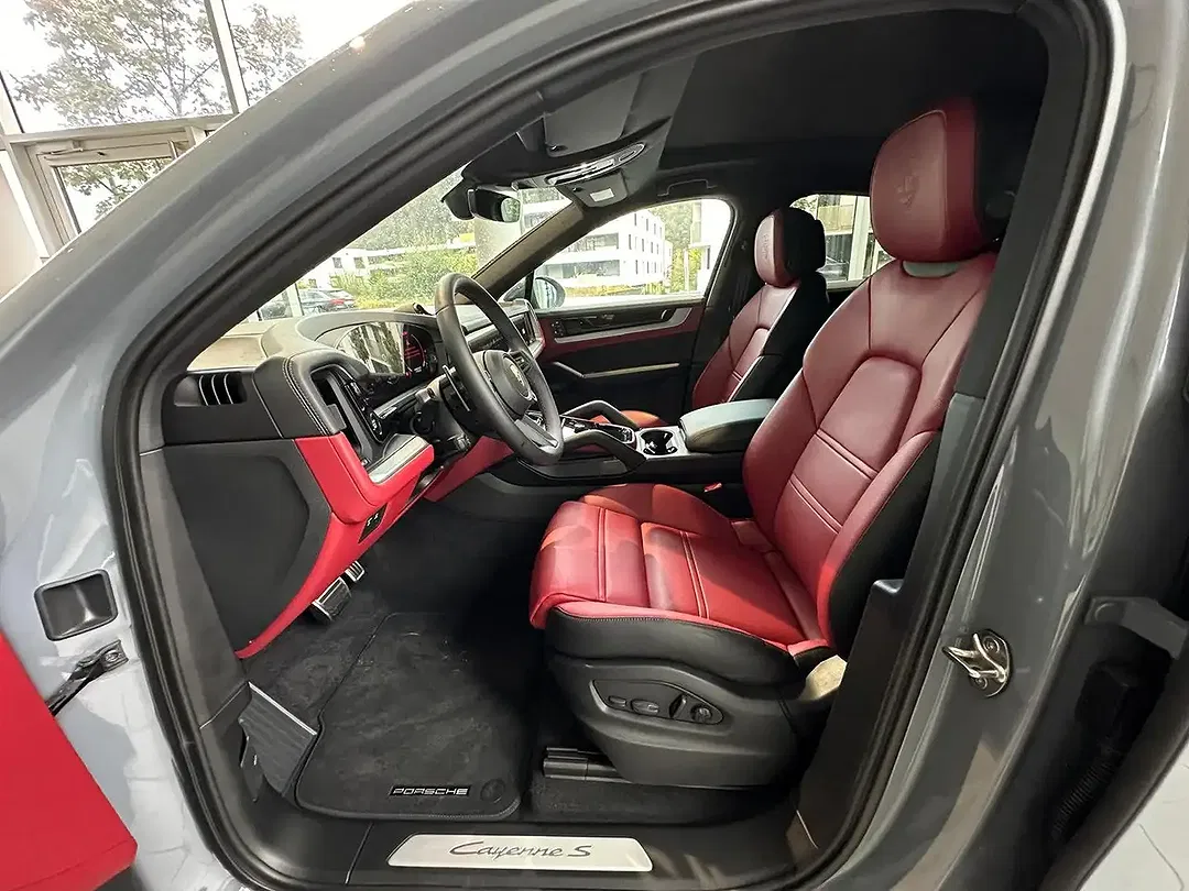 Porsche Cayenne - Thumbnail 9