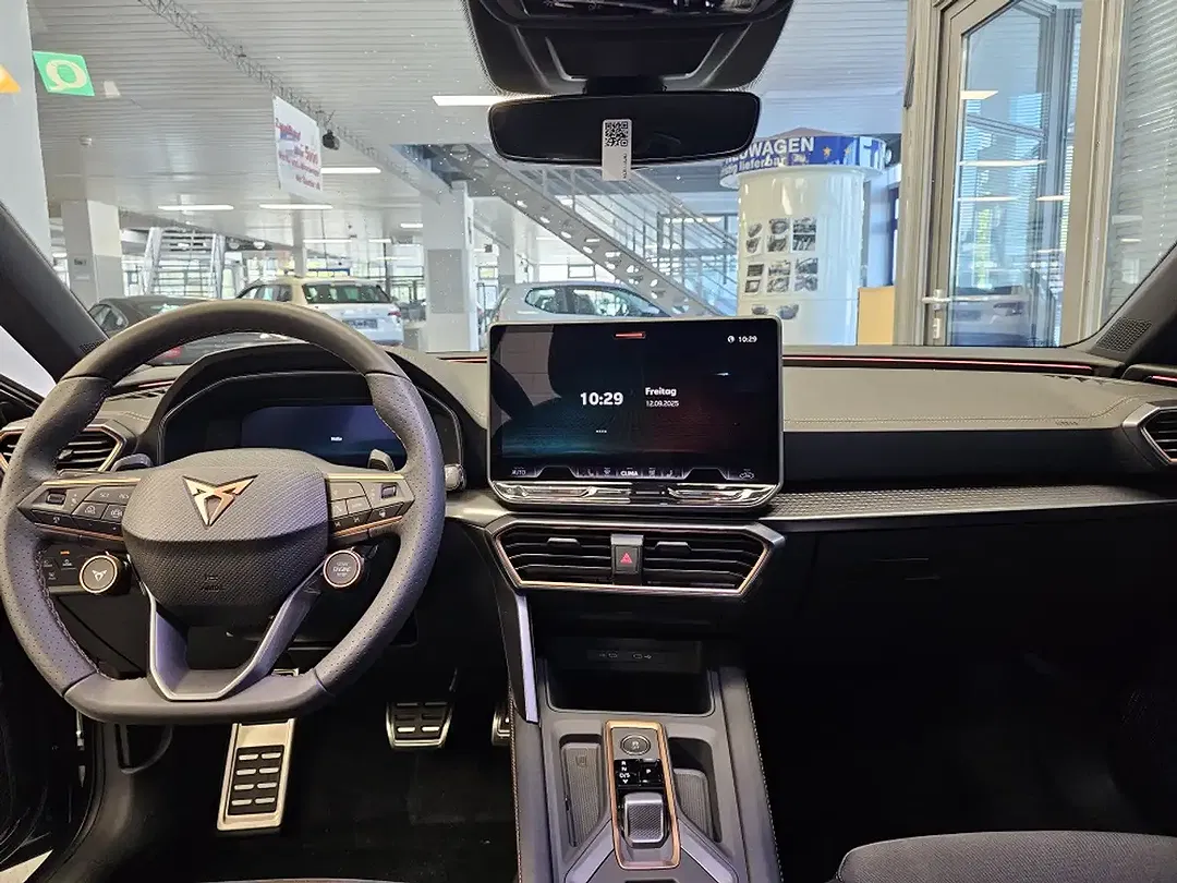 CUPRA Leon - Thumbnail 3