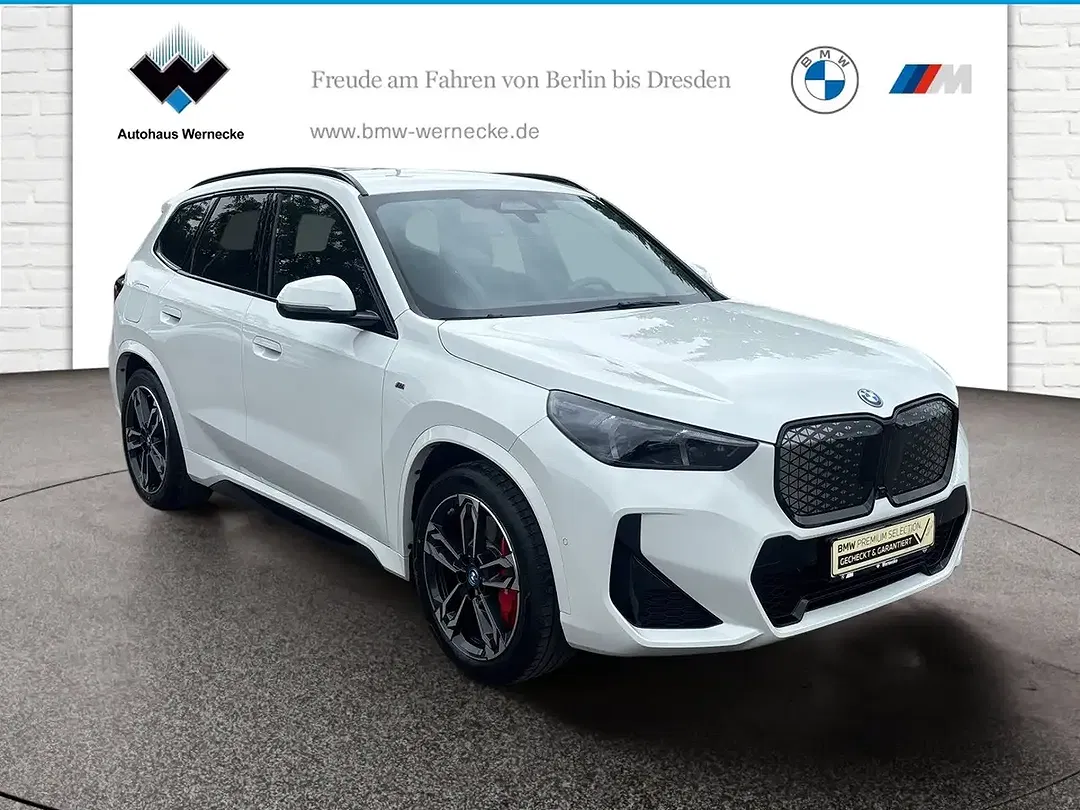 BMW iX1 - Thumbnail 7
