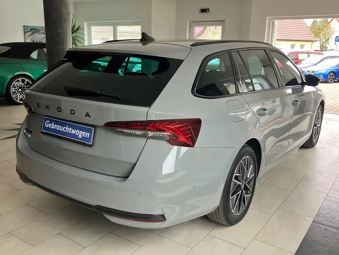 Skoda Octavia - Thumbnail 4