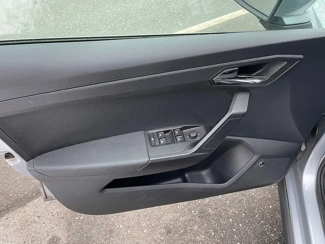 SEAT Arona - Thumbnail 6