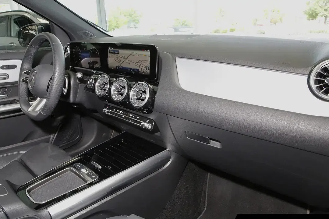 Mercedes-Benz GLA 220 - Thumbnail 7