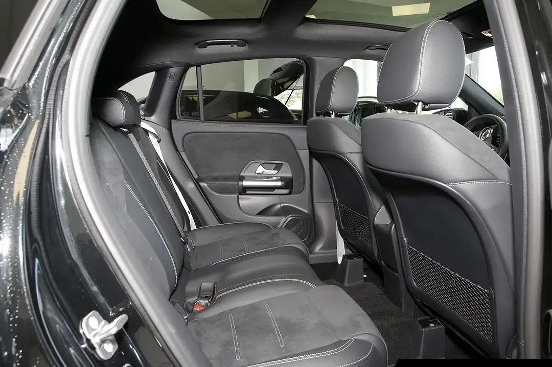 Mercedes-Benz GLA 220 - Thumbnail 9