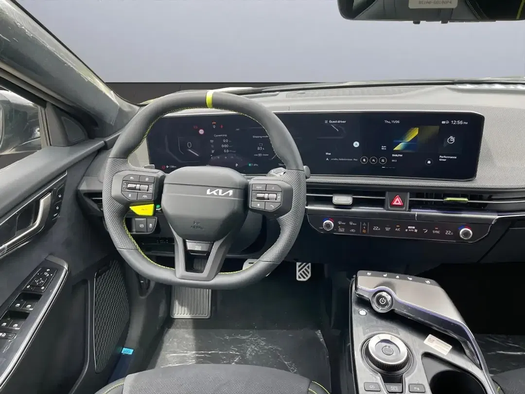 Kia EV6 - Thumbnail 10