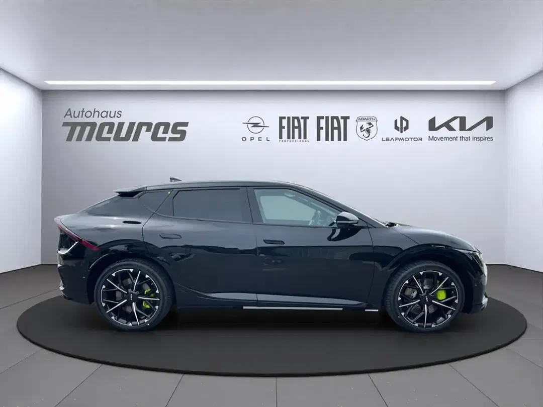 Kia EV6 - Thumbnail 5