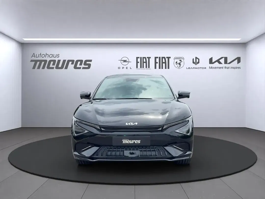 Kia EV6 - Thumbnail 6