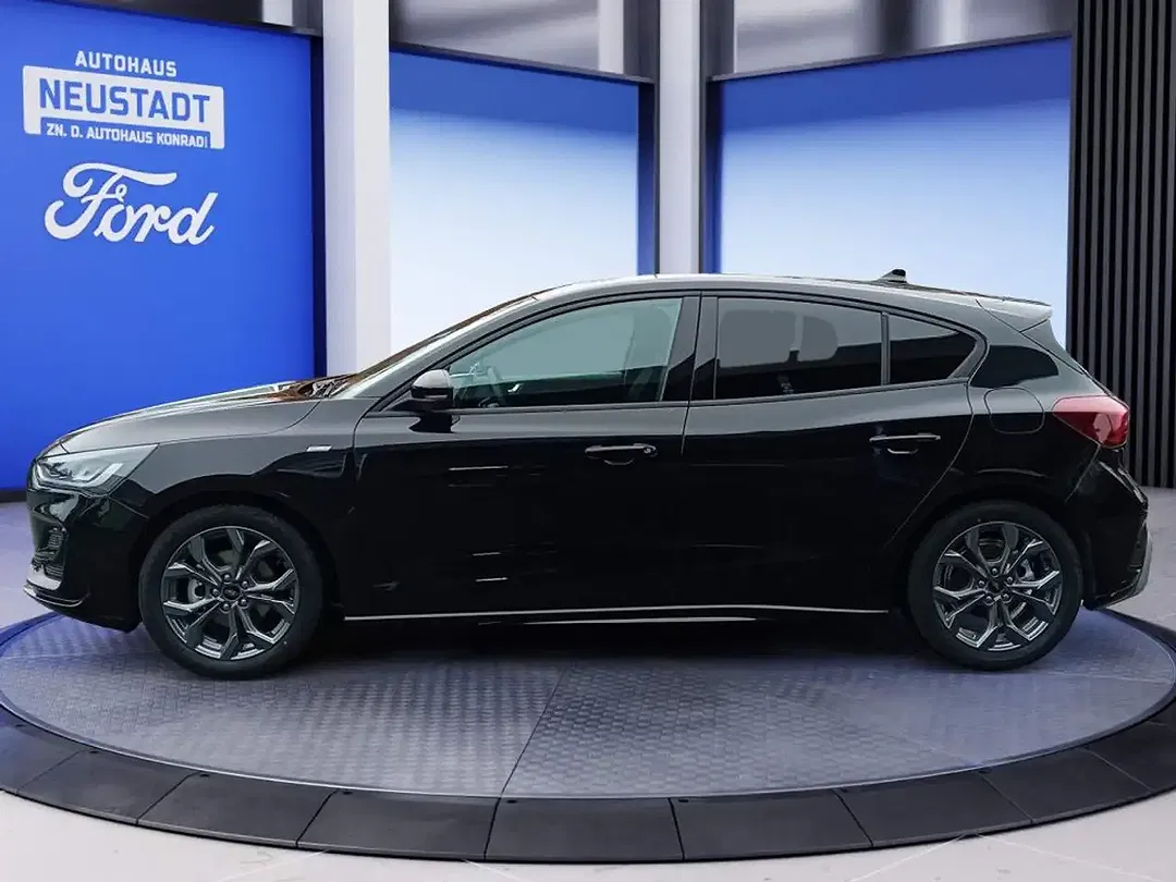 Ford Focus - Thumbnail 3