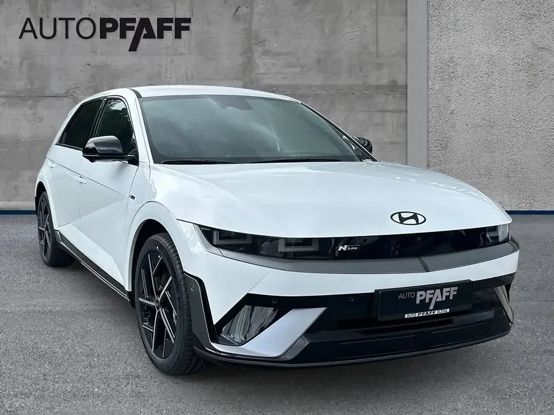 Hyundai IONIQ 5 - Thumbnail 3
