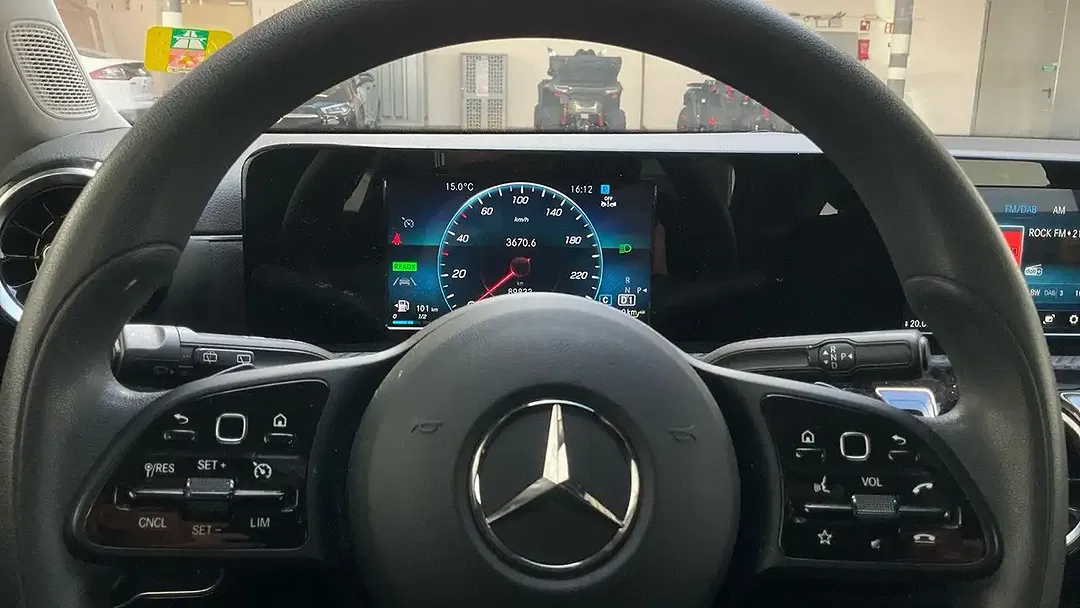 Mercedes-Benz CLA 250 - Thumbnail 9