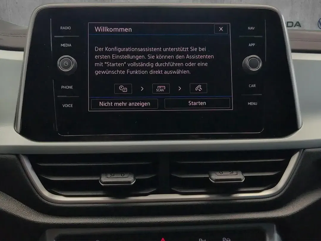 Volkswagen T-Roc - Thumbnail 14