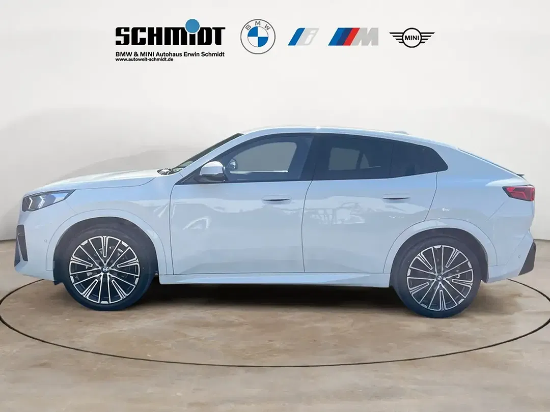 BMW X2 - Thumbnail 2