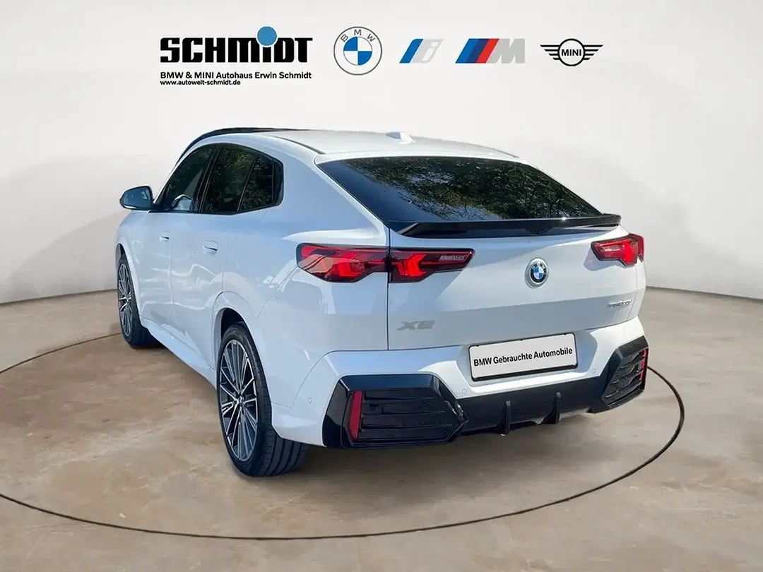 BMW X2 - Thumbnail 3