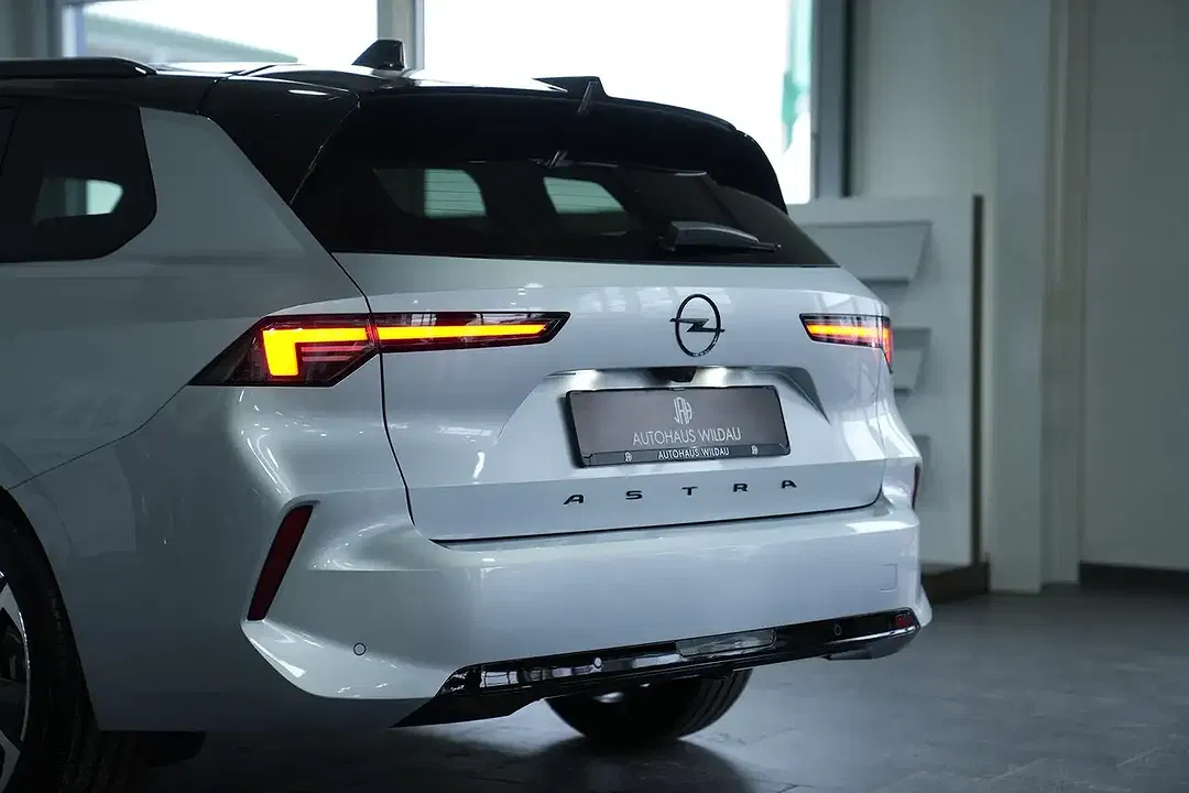 Opel Astra - Thumbnail 10